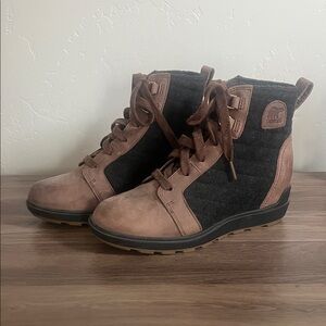 Women’s Sorel Black and Brown Lace-Up Wedge Boots